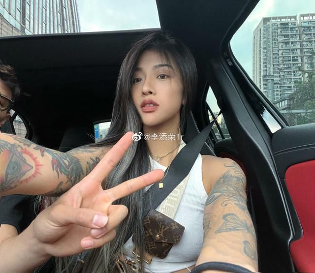 美女扒开逼
