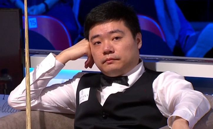 女生叉开腿让男生操